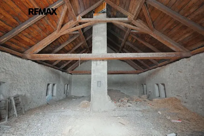 Prodej atypického bytu, Lošany, 191 m2