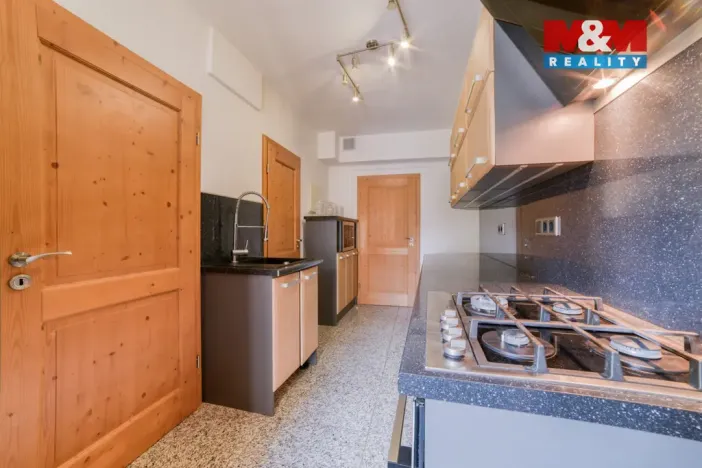 Prodej bytu 3+1, Cheb, Hradební, 56 m2
