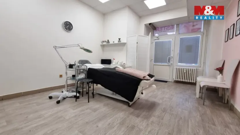 Pronájem obchodního prostoru, Český Těšín, Kysucká, 28 m2