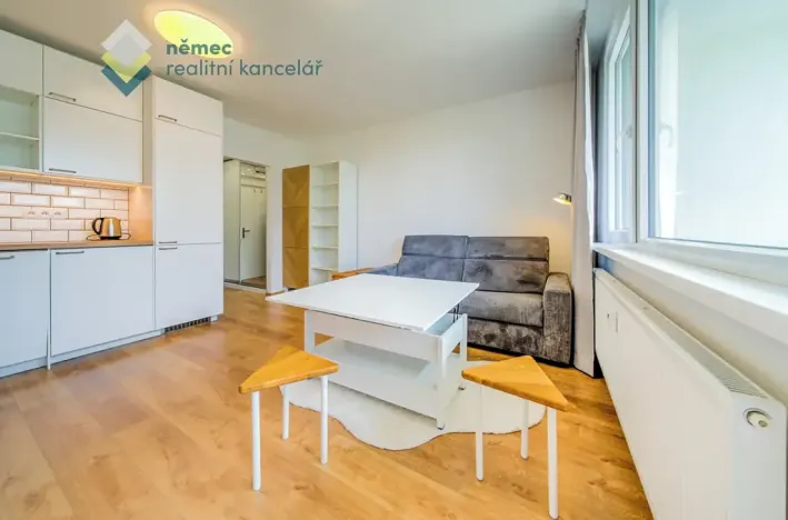 Pronájem bytu 1+kk, Praha - Kamýk, Otradovická, 34 m2