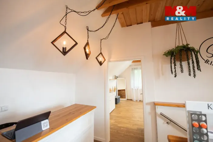Pronájem obchodního prostoru, Hradec Králové - Kukleny, Pražská třída, 23 m2