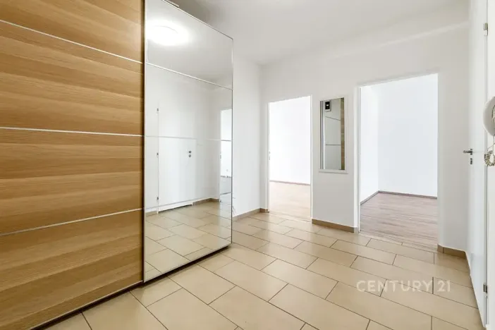 Pronájem bytu 2+1, Praha - Kamýk, Zárubova, 61 m2