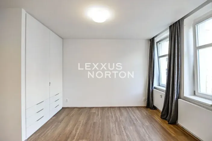 Pronájem bytu 1+kk, Praha - Vinohrady, Lucemburská, 30 m2