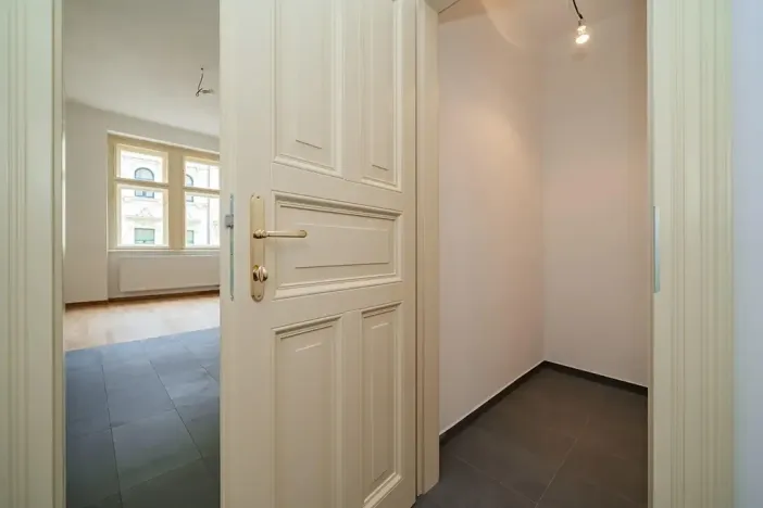 Pronájem bytu 2+kk, Praha - Bubeneč, Kamenická, 52 m2