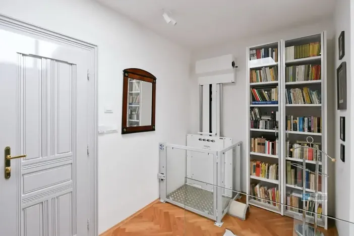 Prodej atypického bytu, Praha - Josefov, Valentinská, 108 m2
