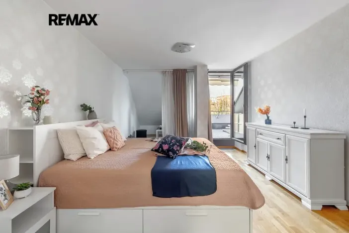 Pronájem bytu 5+kk, Praha - Žižkov, Pitterova, 254 m2