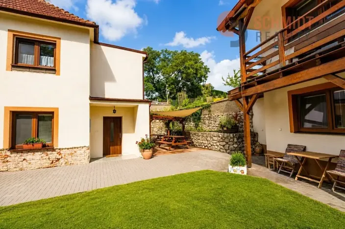 Prodej rodinného domu, Bavory, 323 m2