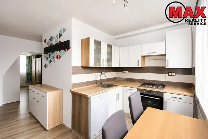Prodej bytu 2+1, Plzeň, Zábělská, 52 m2