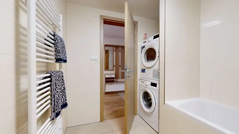 Pronájem bytu 2+kk, Praha - Smíchov, Nádražní, 52 m2