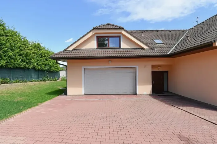 Pronájem rodinného domu, Horoměřice, 350 m2