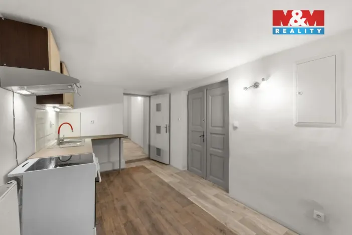 Pronájem bytu 1+1, Velvary, Chržínská, 35 m2