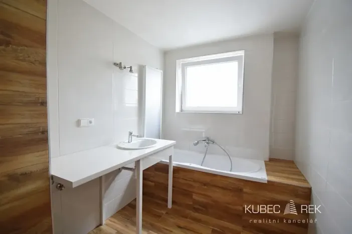 Pronájem bytu 4+kk, Sezimovo Ústí, Lužnická, 90 m2