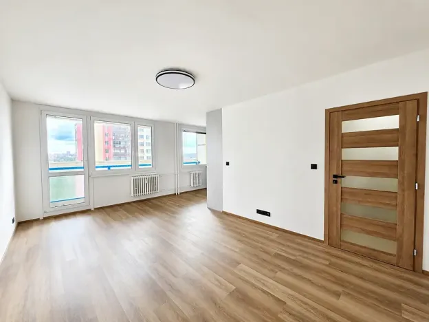 Pronájem bytu 1+kk, Praha - Záběhlice, Bramboříková, 42 m2