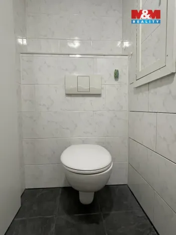 Prodej bytu 2+1, Chomutov, Holešická, 62 m2