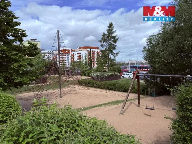 Prodej bytu 2+kk, Praha - Hlubočepy, Trnkovo náměstí, 45 m2