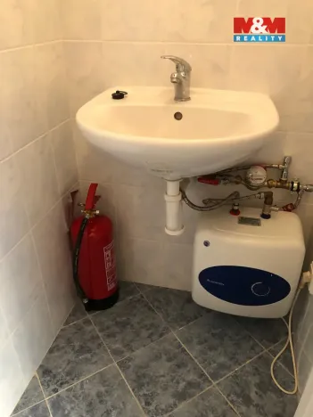 Pronájem obchodního prostoru, Česká Třebová, Hýblova, 23 m2