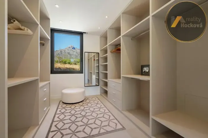 Prodej vily, Marbella, Španělsko, 611 m2