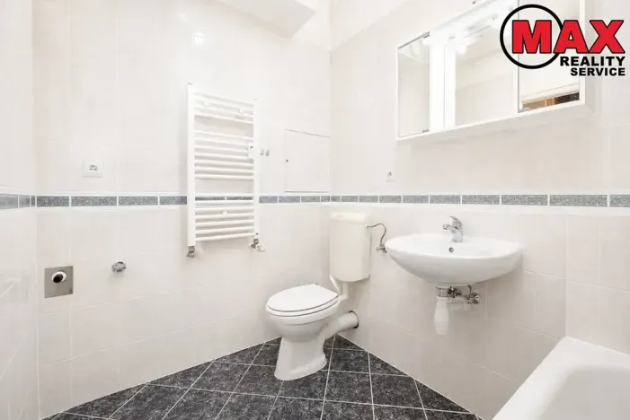 Pronájem bytu 1+kk, Praha - Troja, Hnězdenská, 36 m2