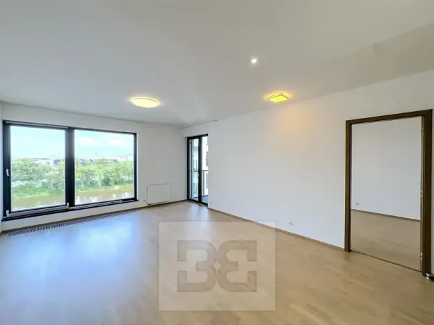 Pronájem bytu 2+kk, Praha - Holešovice, Sanderova, 59 m2