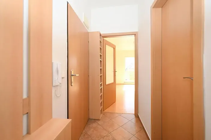 Pronájem bytu 2+kk, Praha - Vysočany, Spojovací, 36 m2