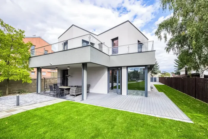 Prodej rodinného domu, Praha - Dolní Měcholupy, Na návsi, 392 m2
