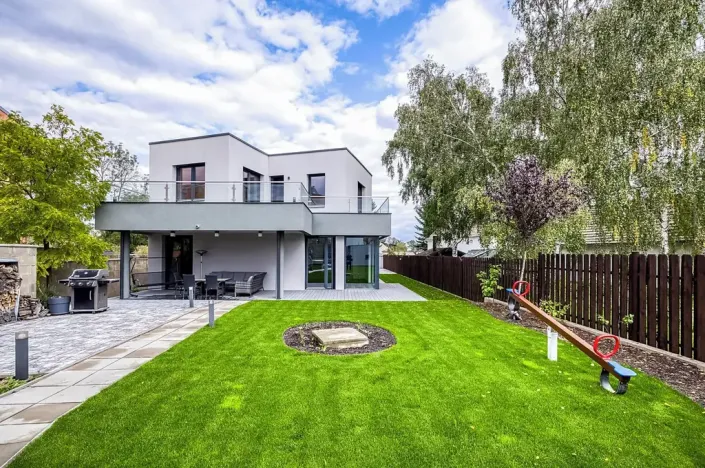 Prodej rodinného domu, Praha - Dolní Měcholupy, Na návsi, 392 m2