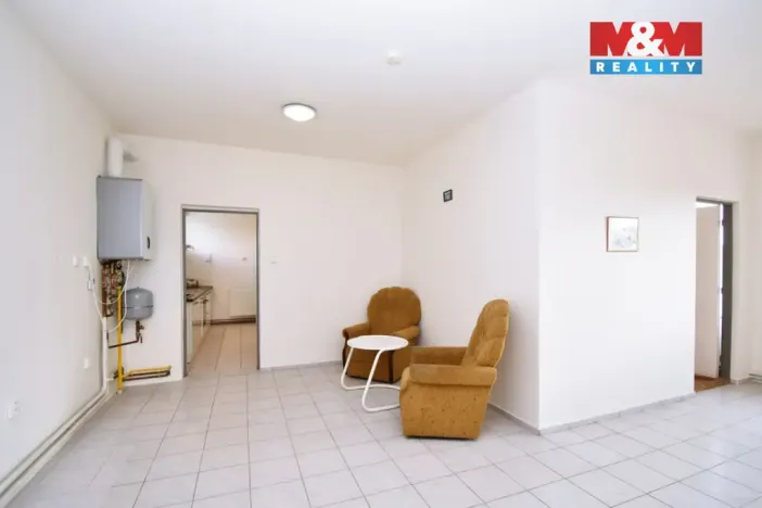 Prodej komerční nemovitosti, Libiš, 300 m2