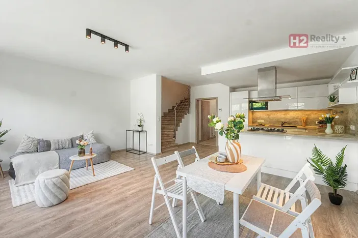 Prodej rodinného domu, Praha - Horní Počernice, Rajhradská, 170 m2