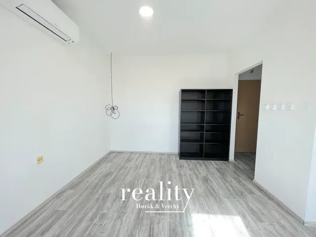 Pronájem bytu 1+kk, Znojmo, Smetanova, 27 m2