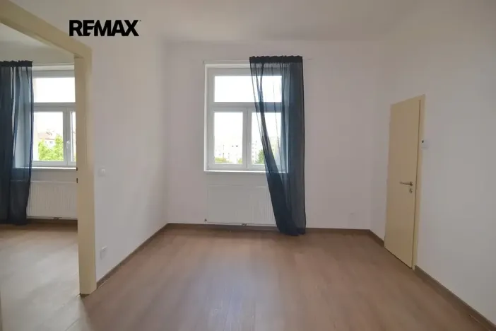 Pronájem bytu 2+kk, Praha - Žižkov, Jeseniova, 48 m2