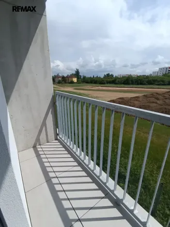 Pronájem bytu 1+kk, Praha - Uhříněves, Douchova, 30 m2