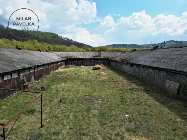 Pronájem komerční, Lomnička, 1462 m2