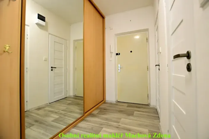 Pronájem bytu 2+1, Praha - Malešice, Káranská, 56 m2
