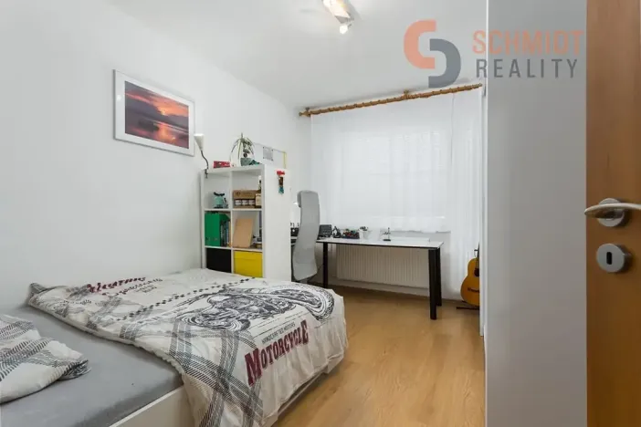 Prodej rodinného domu, Hustopeče, U Větrolamu, 300 m2