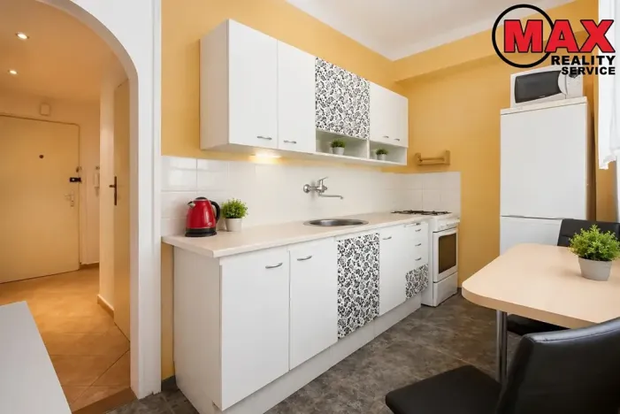Pronájem bytu 1+1, Praha - Vršovice, K louži, 35 m2