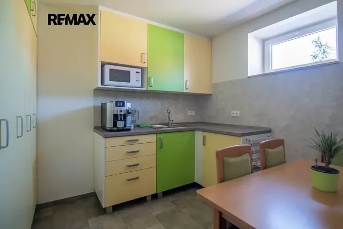 Prodej komerční nemovitosti, Valtice, Boční, 500 m2