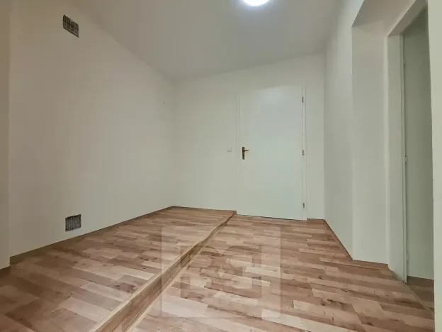 Pronájem bytu 1+kk, Dobruška, Šubertovo nám., 30 m2