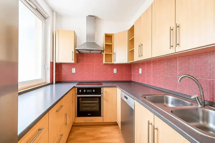 Prodej bytu 3+1, Praha - Komořany, Za sídlištěm, 68 m2