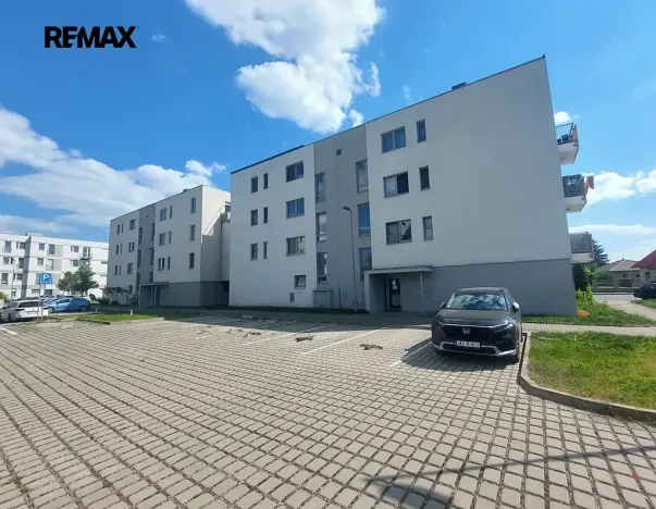 Prodej bytu 1+kk, Velký Osek, U hřiště, 33 m2