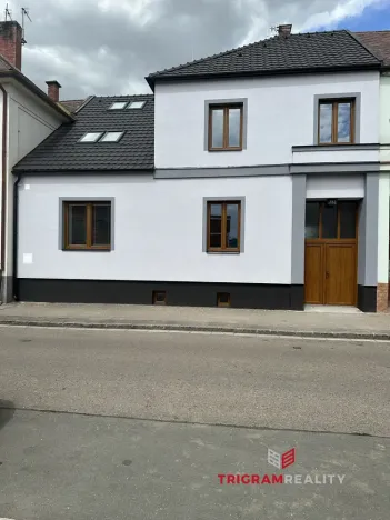 Pronájem bytu 2+1, Hradec Králové - Pražské Předměstí, Dobrovského, 56 m2