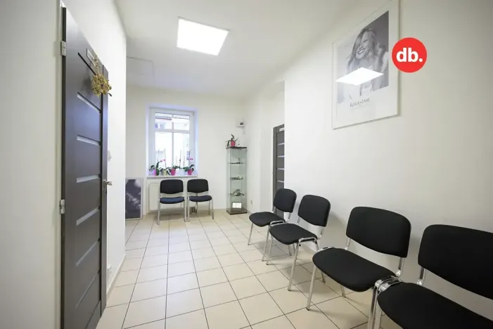 Pronájem obchodního prostoru, Karlovy Vary, Nejdecká, 16 m2