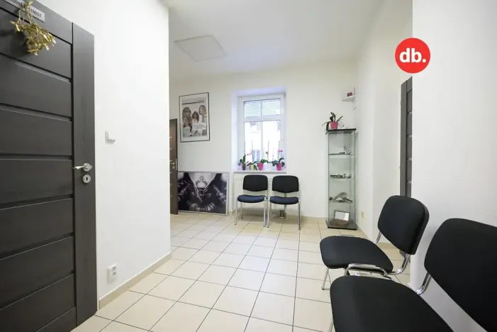 Pronájem obchodního prostoru, Karlovy Vary, Nejdecká, 16 m2