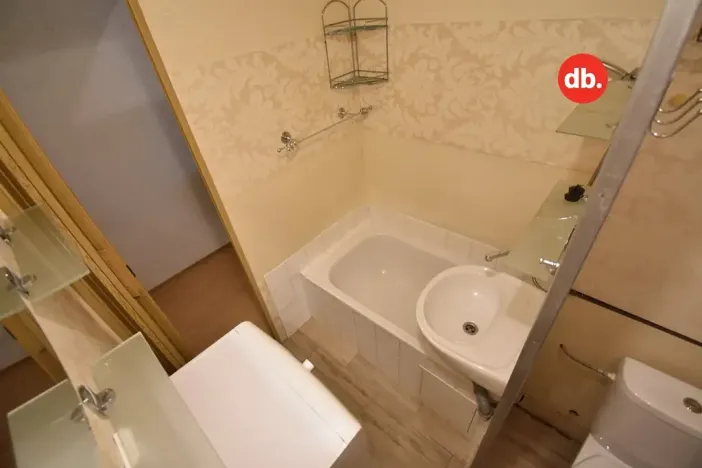 Pronájem bytu 1+1, Karlovy Vary, Maďarská, 36 m2