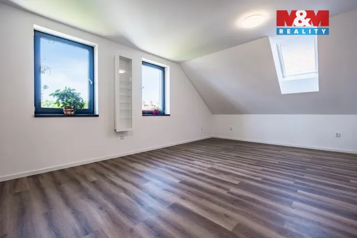 Prodej rodinného domu, Kamenice nad Lipou, Dobšova, 210 m2