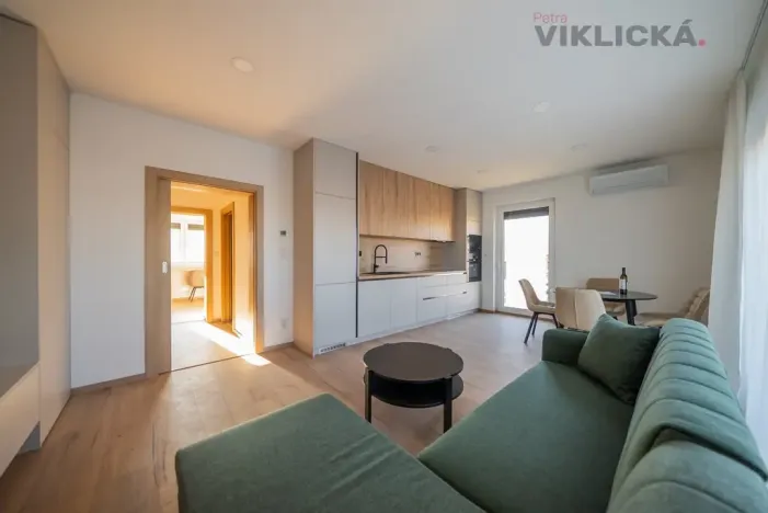 Prodej bytu 2+kk, Zaječí, Hlavní, 60 m2