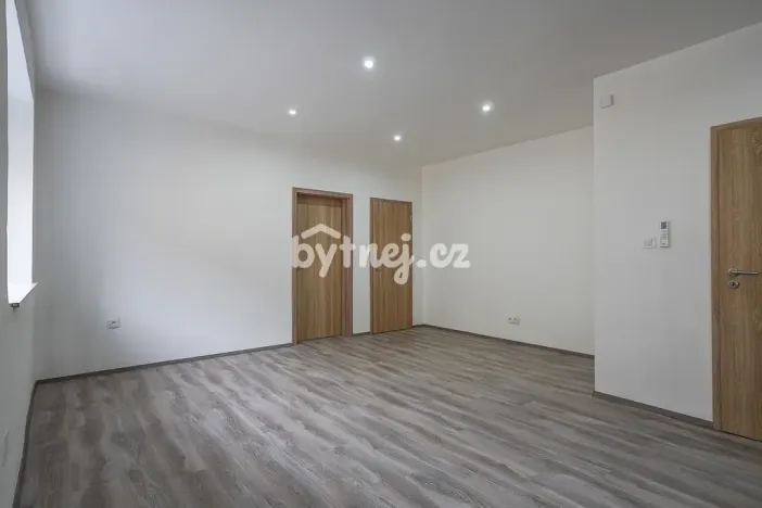 Pronájem bytu 2+kk, Louny, Jablonského, 45 m2