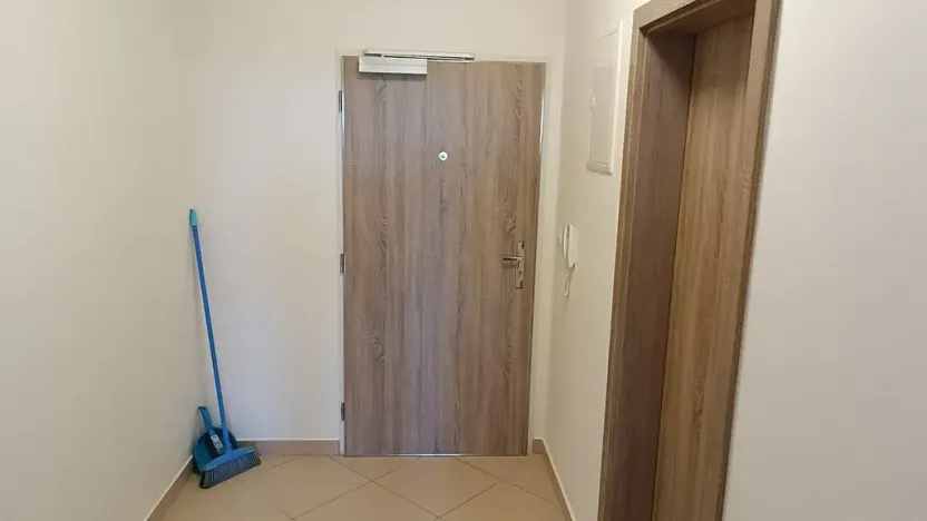 Pronájem bytu 1+kk, Praha - Letňany, Hlučkova, 34 m2