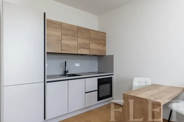 Pronájem bytu 1+kk, Praha - Hrdlořezy, V třešňovce, 36 m2