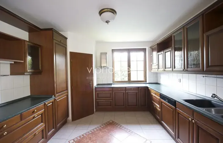 Pronájem vily, Praha - Nebušice, 384 m2