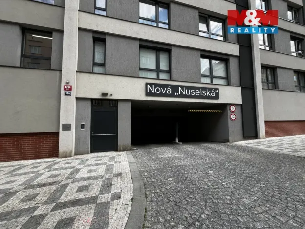 Pronájem garážového stání, Praha - Nusle, Nuselská, 16 m2
